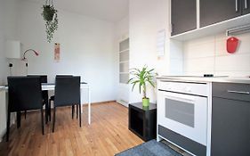Charming 3-Bedroom Apartment With Parking Lot
